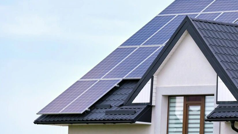 Numărul sistemelor fotovoltaice instalate pentru persoane fizice va depăşi 130.000, la nivel naţional - vicepreşedinte AFM