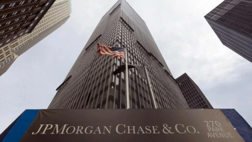 Agenția de evaluare financiară Fitch avertizează că ar putea fi nevoită să retrogradeze ratingurile mai multor bănci mari americane, printre care și JP Morgan