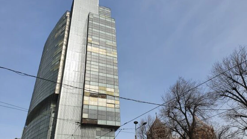 Cât mai valorează turnul de birouri fantomă de lângă Biserica Armenească din București, care a luat foc în urmă cu 14 ani