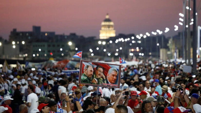 Cubanezii au serbat 1 Mai cu patru zile întârziere din cauza vremii proaste. Manifestațiile au fost mai puțin fastuase ca de obicei, în contextul penuriei de combustibili