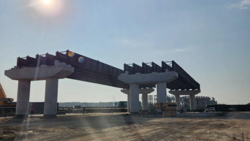 Autostrada Bucureștiului: UMB a montat prima grindă metalică peste A3 București - Ploiești VIDEO