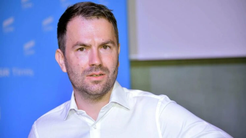 Drulă: Dacă Ciolacu vrea să rezolve problemele pensiilor speciale și ale salariilor profesorilor, atunci PSD să voteze legile propuse de USR