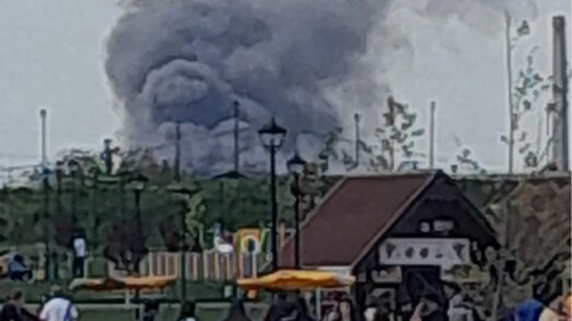 Update 3: A fost deschis un dosar penal. Două persoane au suferit arsuri și au fost transportate la spital. Un incident s-a petrecut în această după-amiază în Rafinăria Petrobrazi. Mai multe persoane au avut nevoie de îngrijiri medicale
