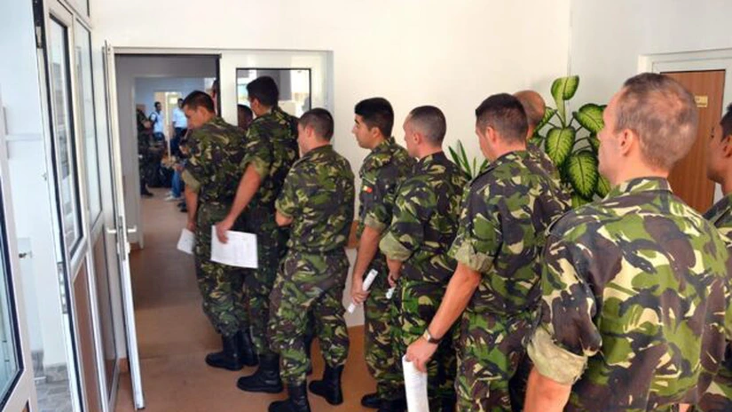 MAPN angajează peste 4.000 de soldaţi profesionişti
