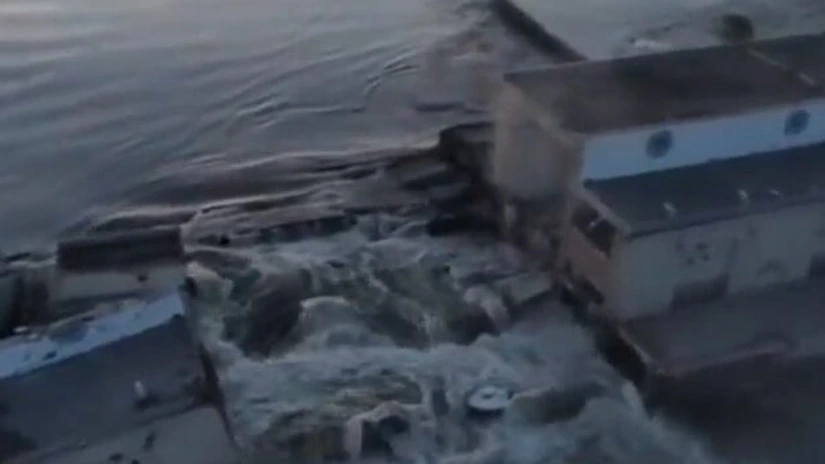 Război în Ucraina: barajul Kahovka de pe râul Nipru, aruncat în aer de ruși