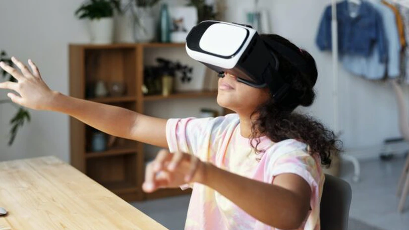 Căștile de realitate virtuală și realitate augmentată nu mai prind la public. Piața scade cu peste 50% în T1, iar dominația Meta începe să se clatine