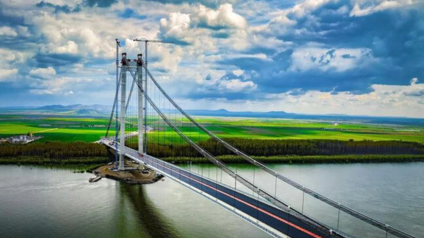 Podul de la Brăila: Trei propuneri de iluminat arhitectural, puse în dezbatere de un oficial din Transporturi