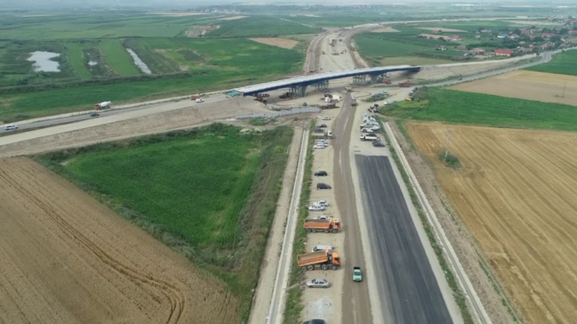 Autostrada Transilvania: STRABAG a realizat 42% din lucrările la lotul Chețani - Câmpia Turzii, pe care vrea să îl finalizeze în 2023, în ciuda ploilor din iunie