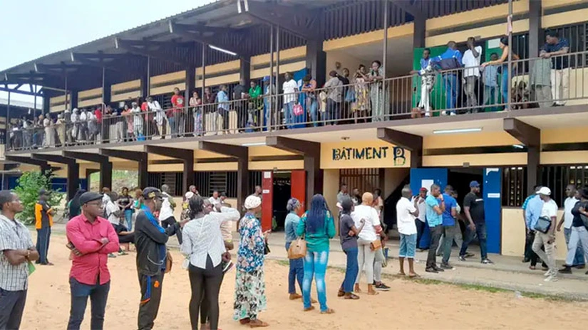 Un nou puci în Africa: Lovitură de stat militară în Gabon, după realegerea preşedintelui Bongo