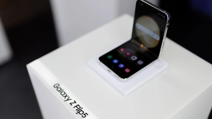 Noile telefoane pliabile Samsung Galaxy Z Flip5 și Galaxy Z Fold5 sunt de acum disponibile și în România