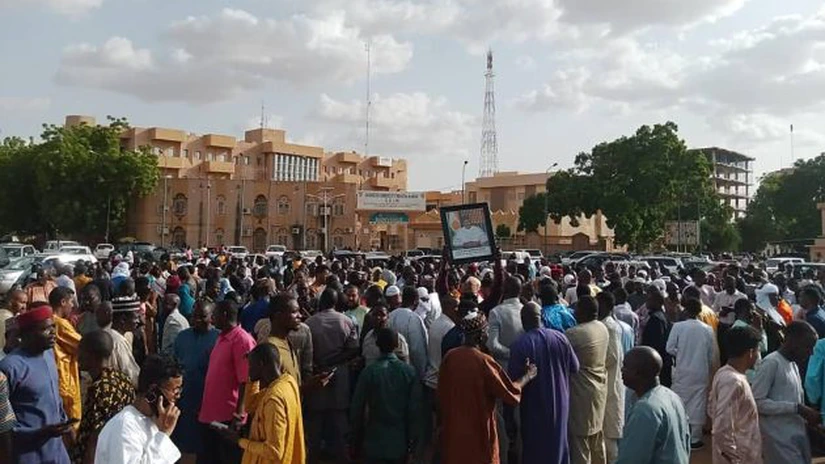Regimul militar din Niger vrea ca preşedintele Bazoum să fie judecat pentru înaltă trădare