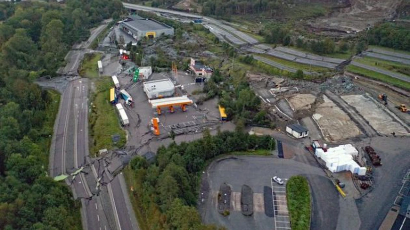 Trei persoane au fost rănite după prăbușirea unei porțiuni de autostradă în Suedia