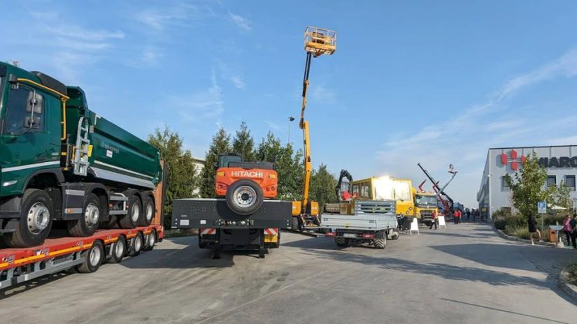 Producătorul de utilaje Hiarom a prezentat o nouă drezină feroviară și unul dintre cele mai mari trailere comercializate vreodată în România