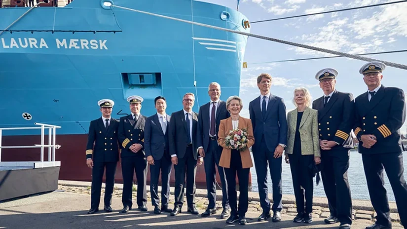 Gigantul danez Maersk a lansat la apă prima navă de transport mărfuri din lume care merge cu biometanol