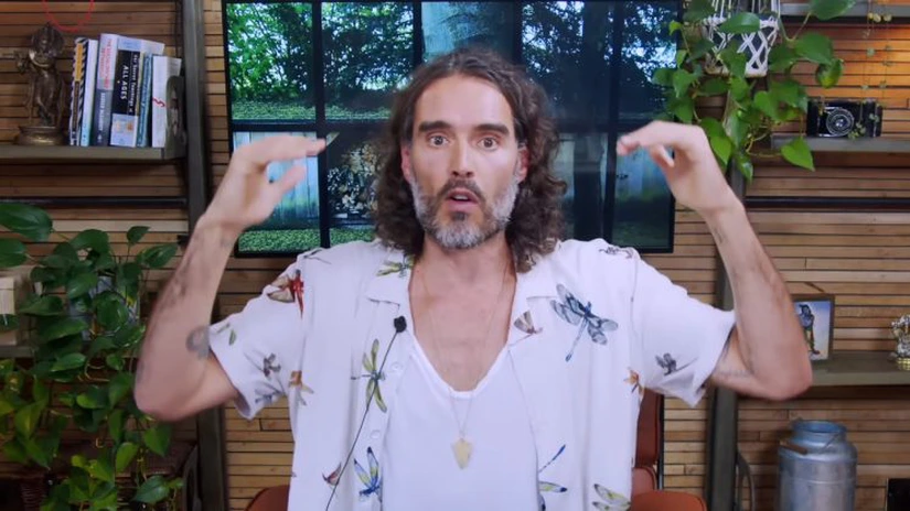 Rumble respinge cererea unui parlamentar britanic de a opri monetizarea canalului lui Russell Brand. Celebrul influncer se confruntă cu mai multe acuzații de agresiune sexuală