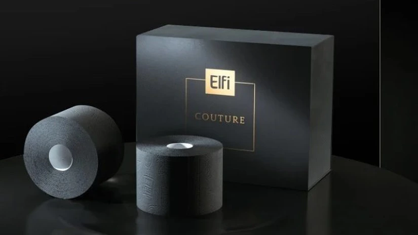 A apărut hârtia igienică pentru care trebuie să stai la coadă. E neagră