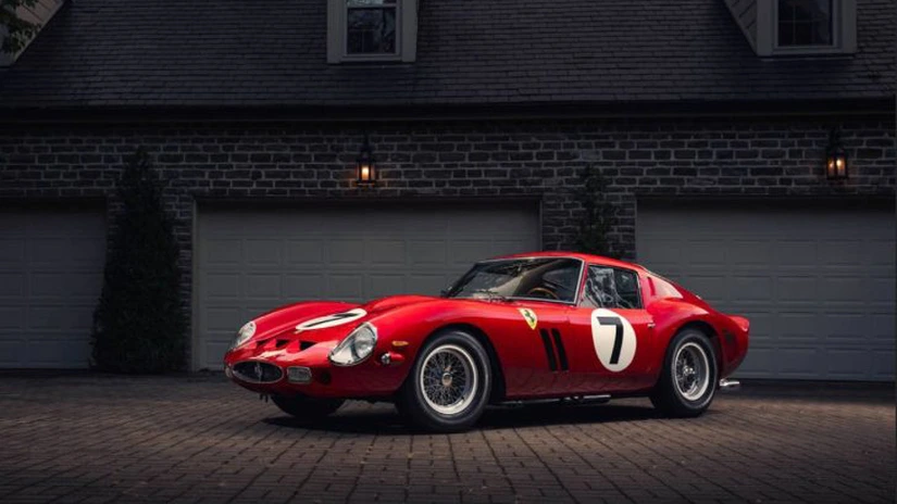 Un Ferrari 250 GTO by Scaglietti tocmai a devenit cea mai scumpă mașină vândută în acest an la licitație