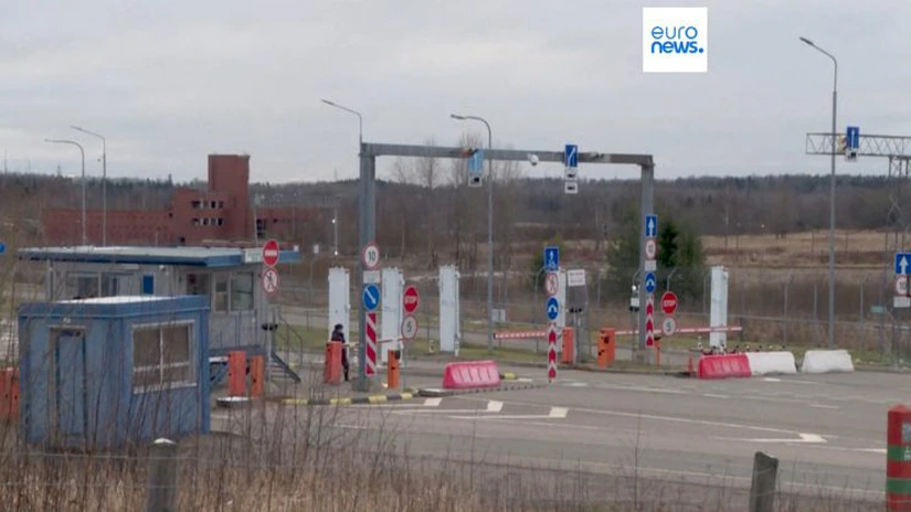Finlanda a închis patru puncte de la frontiera cu Rusia, după ce autorităților din această țară au permis unui mare număr de migranți să intre pe teritoriul său