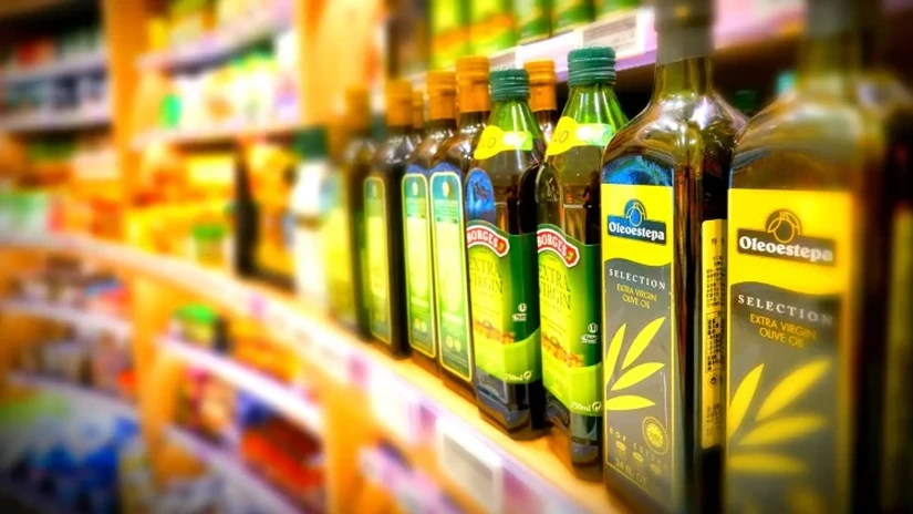 Spania elimină taxa pe vânzări la uleiul de măsline, după ce preţul a crescut cu 272%