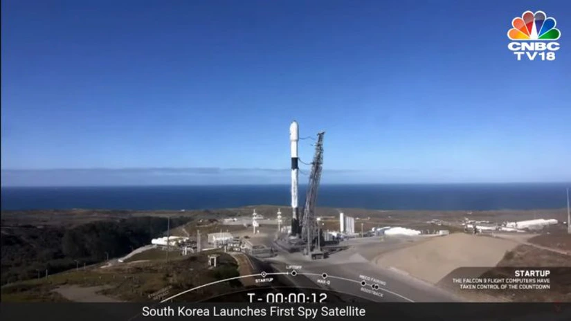 Coreea de Sud a lansat un satelit spion, în replică la cel lansat de Phenian în urmă cu două săptămâni (Video)