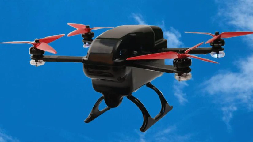 OVES Enterprise investeşte 100.000 de euro într-o linie nouă de fabricare de drone mici dotate cu AI