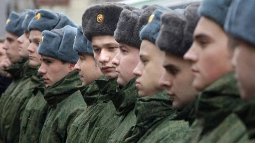 Vladimir Putin a semnat un decret privind recrutarea militară semestrială