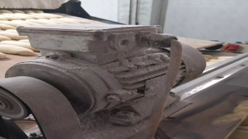 ANPC a amendat cu 15.000 de lei o fabrică de pâine din Sectorul 6 și a dispus închiderea temporară a acesteia