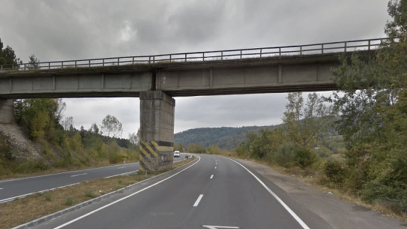 Trafic rutier închis două zile pe DN 1 Ploieşti-Braşov, pentru dezafectarea structurii podului CF dintre Câmpina şi Câmpiniţa