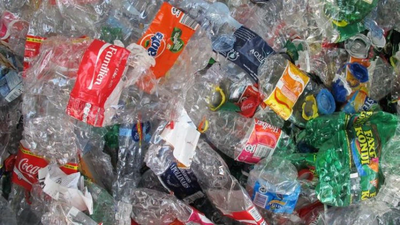Acord al UE pentru reducerea deşeurilor din plastic. Ce ambalaje dispar