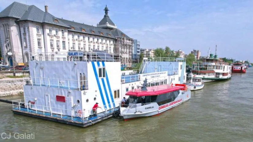 Consiliul Judeţean Galaţi a lansat la apă o navă pentru plimbări de agrement pe Dunăre