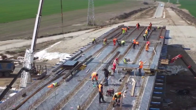 Autostrada Moldovei A7. Lotul ajuns la aproape 99% care depinde de un pasaj pentru a fi deschis luna viitoare VIDEO