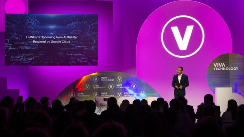 HONOR prezintă o arhitectură AI pe patru niveluri și colaborează cu Google Cloud pentru funcții care vor fi integrate pe noile smartphone-uri