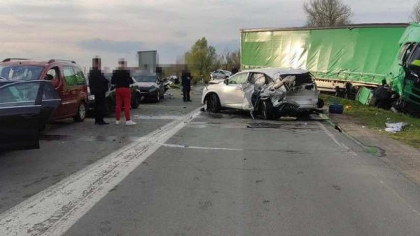 Un șofer de camion cu RCA făcut în România a intrat, beat și drogat, în 15 mașini, la granița Croației. Despăgubirea poate ajunge ușor cea mai mare din istorie. Cine va plăti dauna?