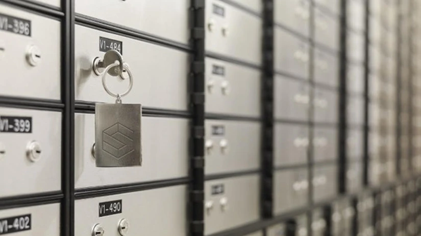 Depozitele la bănci ale firmelor şi populaţiei au crescut, în aprilie, cu 0,9%