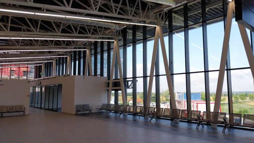 Lucrările extindere și modernizare la Aeroportul Satu Mare sunt finalizate în proporție de 95%. Contractul a fost executat de o asociere de companii românești