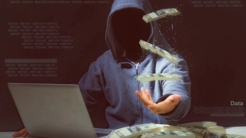 Anchetatorii au confiscat 7 milioane de dolari după percheziţiile în cazul finanţatorului campaniei lui Călin Georgescu