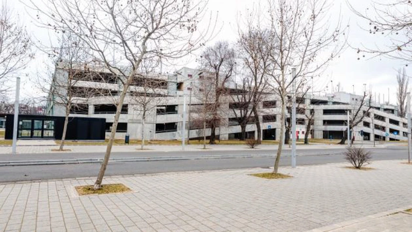 Municipalitatea reface parcarea supraterană de la Arena Naţională. Va putea fi folosită de locuitorii din zonă