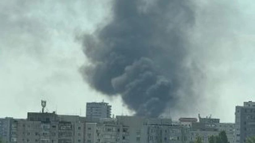 FOTO și VIDEO Alertă în București. Incendiu masiv în zona Pantelimon-Național Arena-Basarabiei