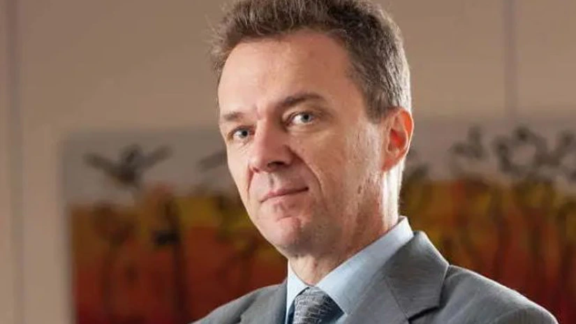 “Nu se mai poate așa, BNR si Guvernul trebuie să ia băutura de pe masă și să strice petrecerea” –  Radu Crăciun