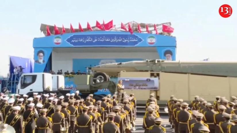 Iranul a prezentat o nouă rachetă balistică și o nouă dronă kamikaze cu ocazia unei parade militare de la Teheran