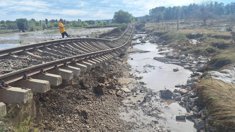 Calea ferată Galați - Bârlad, afectată de inundații pe 6,5 km. Este nevoie de reparație capitală - CFR SA