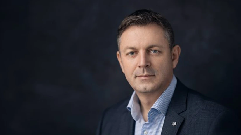 Schimbare de strategie la Canon România. ”Vrem să acredităm mai mulți parteneri pe segmentul de servicii de transformare digitală”. Prețul volatil al hârtiei a dus cifra de afaceri la un minus 37%, în 2023