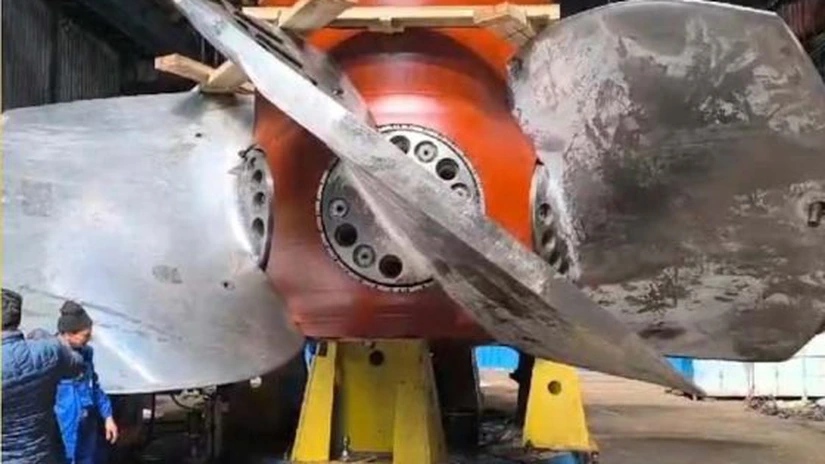 Hidroelectrica duce la Porțile de Fier rotorul unei turbine recondiționat la Reșița, cea mai complexă lucrare de când a fost preluată fosta UCMR