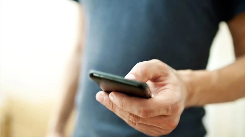 Operatorii de comunicaţii au încasat mai puțin bani. Cum și-au împărțit piața Orange, Digi, Vodafone și Telekom Mobile