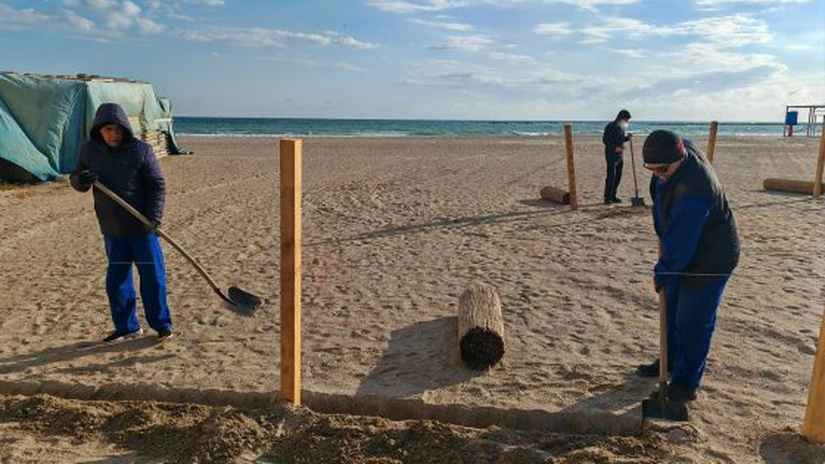 Apele Române au început lucrările de întreținere a plajelor de pe litoral pe perioada sezonului rece