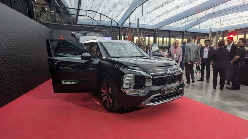 Vânzările de mașini electrice și hibride au crescut în SUA și Europa, dar au pierdut teren în China în ianuarie