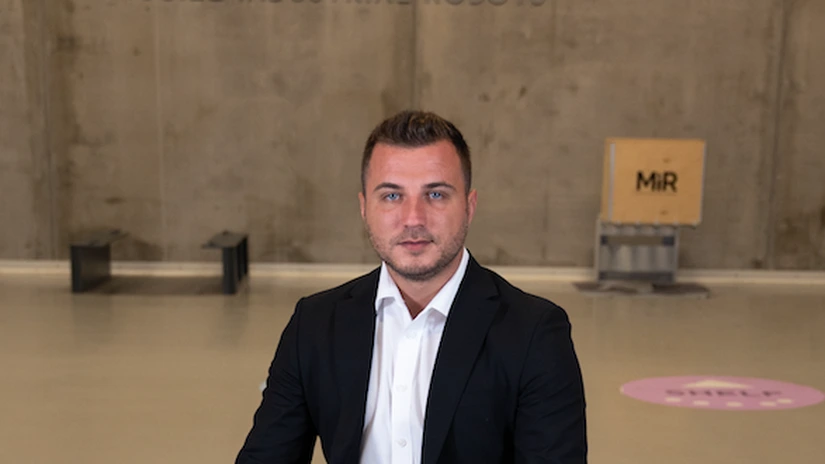 MiR lansează o platformă software care poate gestiona flote de chiar și 100 de roboți