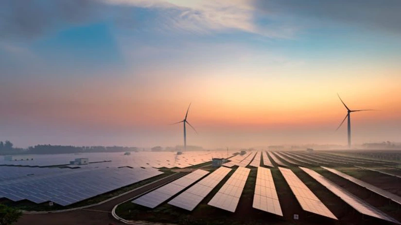 Fotovoltaicele au avut o producţie în creştere cu 58,6%, în primele nouă luni din 2024. Eolienel au înregistrat o scădere de 17%