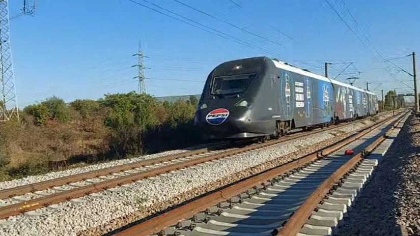 Trenurile circulă cu viteză maximă pe 10 kilometri de cale ferată lângă București, după ce Strabag a finalizat lucrări Quick Wins