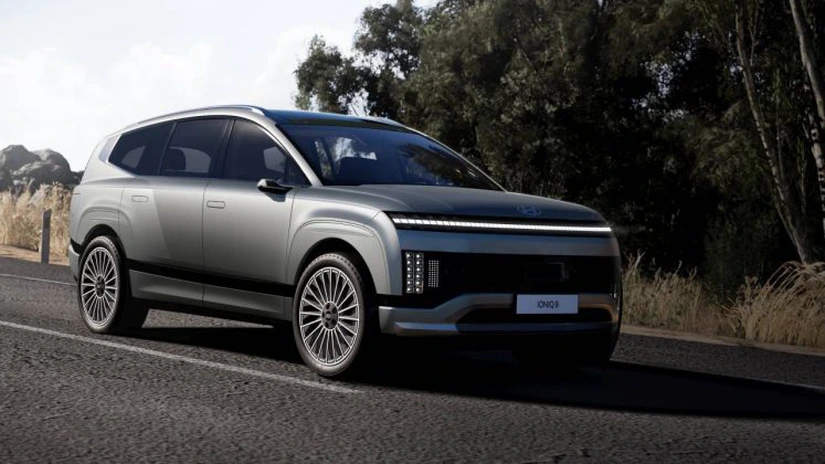 Hyundai intră în segmentul SUV-urilor electrice cu trei rânduri de scaune cu Ioniq 9